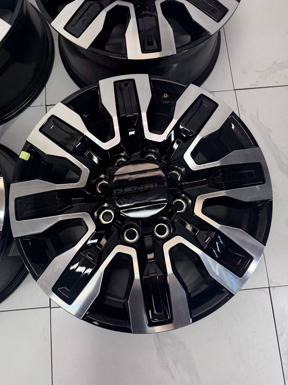 20x8.5 GMC 2500/3500 Denali Ultimate Rims 8x180 (Takeoffs)