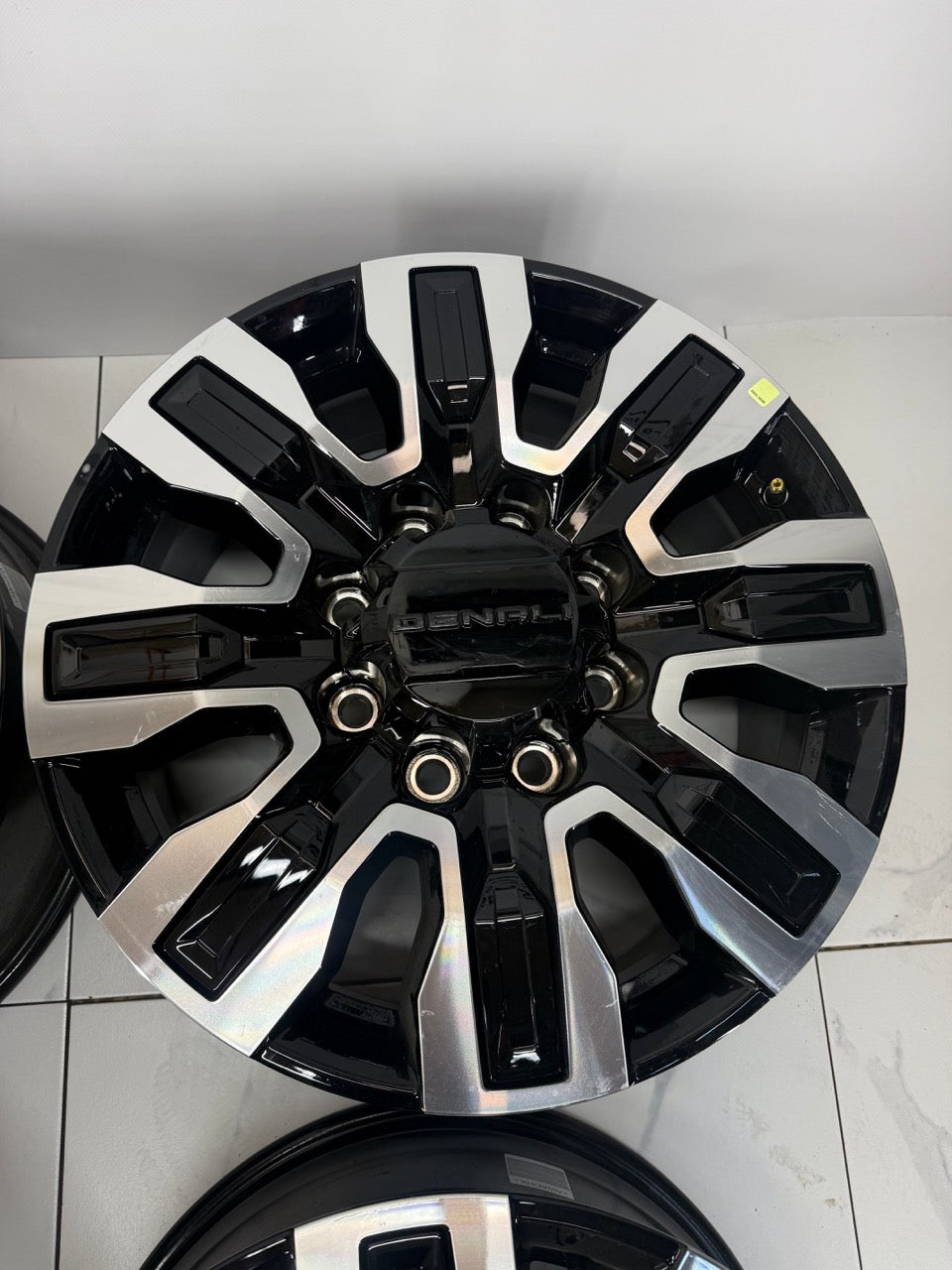 20x8.5 GMC 2500/3500 Denali Ultimate Rims 8x180 (Takeoffs)