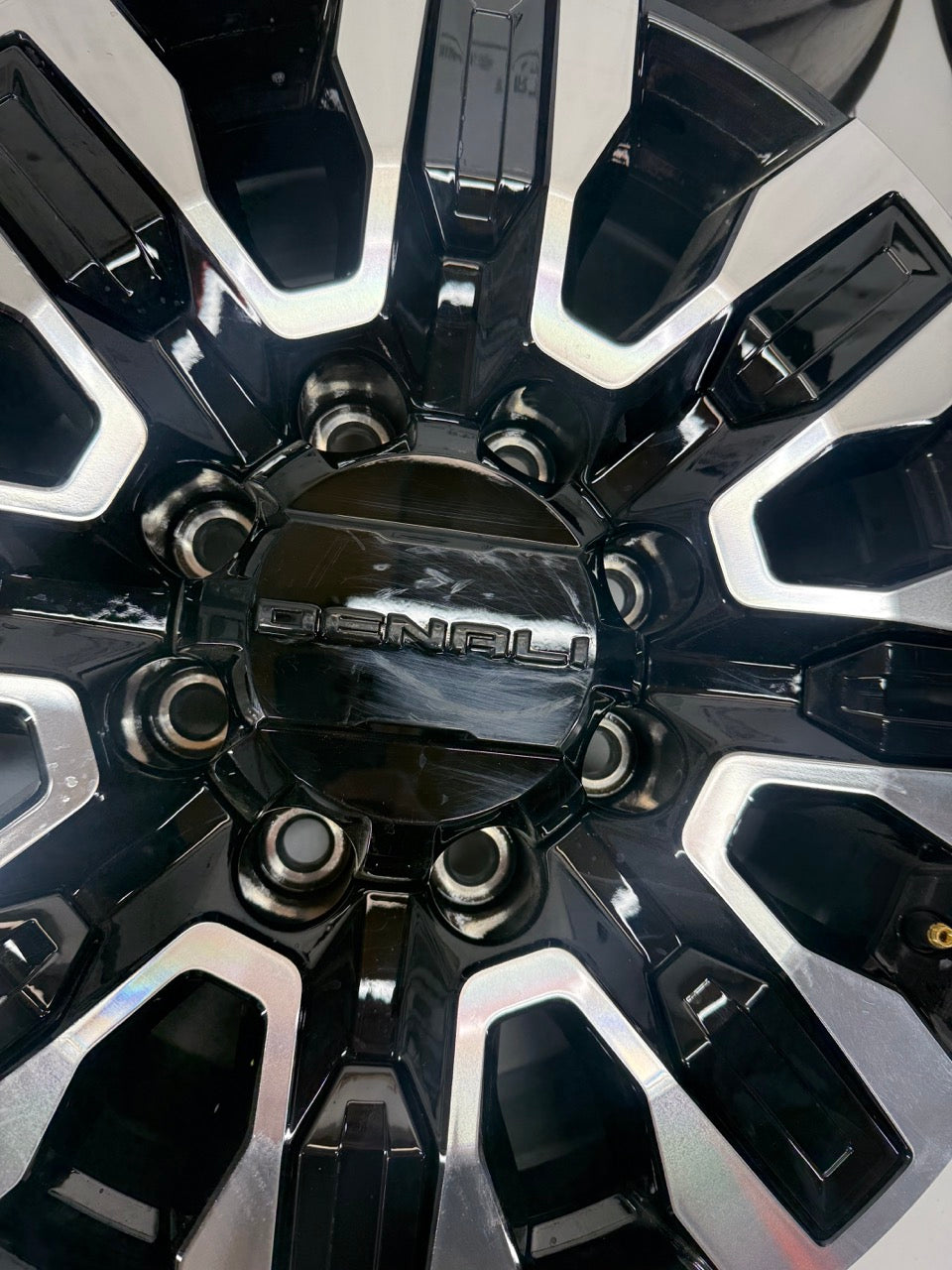 20x8.5 GMC 2500/3500 Denali Ultimate Rims 8x180 (Takeoffs)