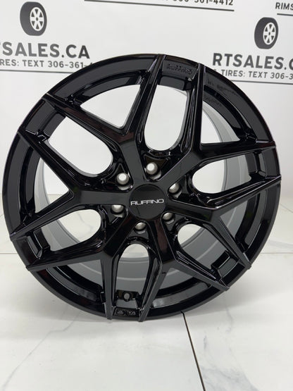 18x8 Ruffino Demon Rims 6x120