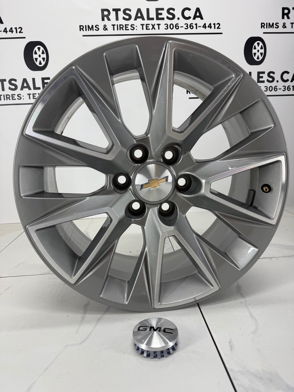 20x9 GM Chevy OEM Rims 6x139.7 (Light use)