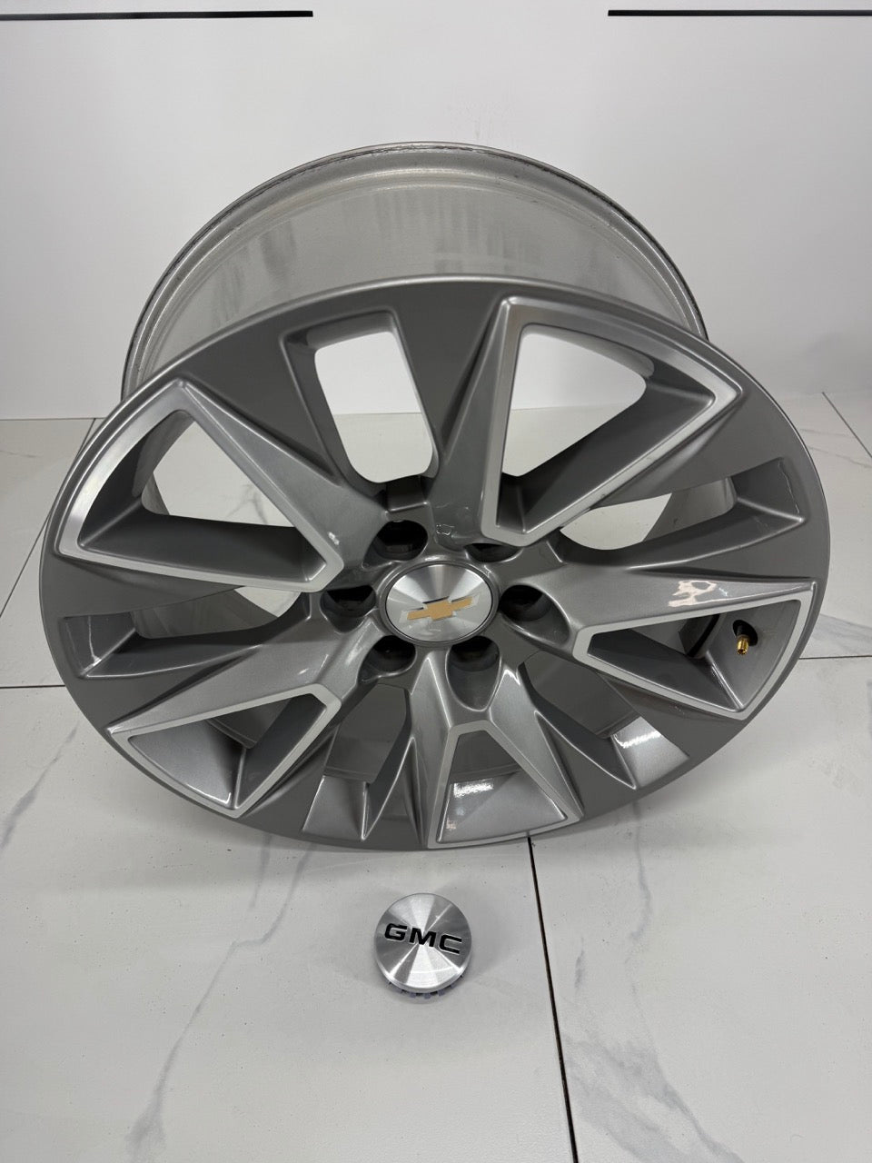 20x9 GM Chevy OEM Rims 6x139.7 (Light use)