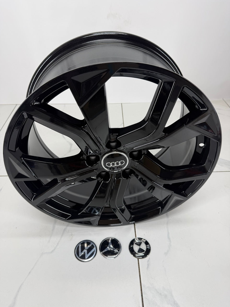 18x8 Replica R252 Rims 5x112