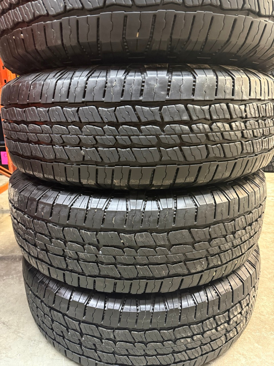 265/70/18 Michelin LTX Trail All Season tires (Light use)