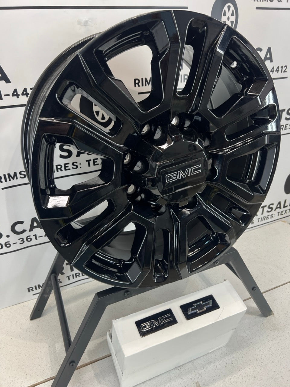 20x8.5 GMC CHEVY Replica Rims 8x180. 2500 3500