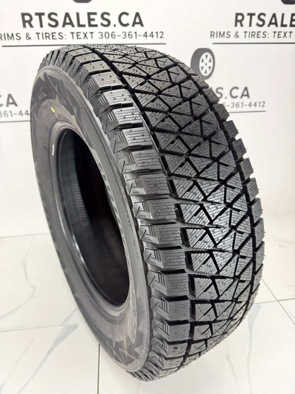 225/65/17 Bridgestone BLIZZAK DM-V2 Winter Tires | R&T Sales