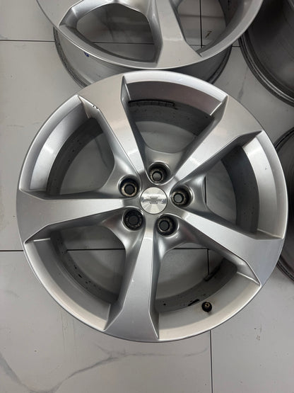 Camaro SS wheel