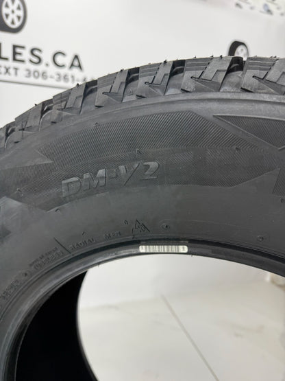 275/50/22 Bridgestone BLIZZAK DM-V2 XL Winter Tires