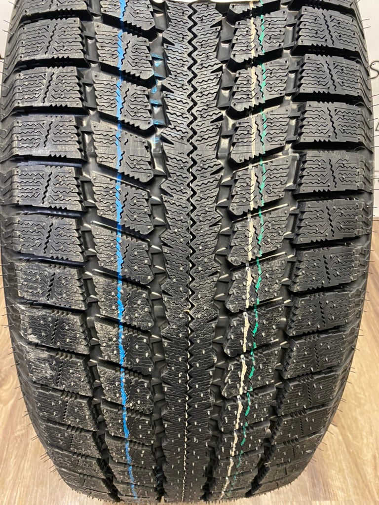 275/55/20 Nitto Winter SN3 Winter tires