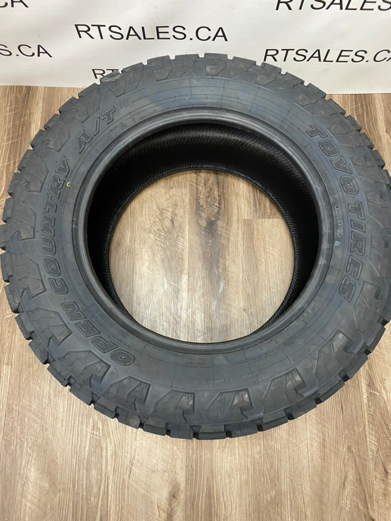 LT 35x12.5x20 Toyo Open Country A/T3  12 ply